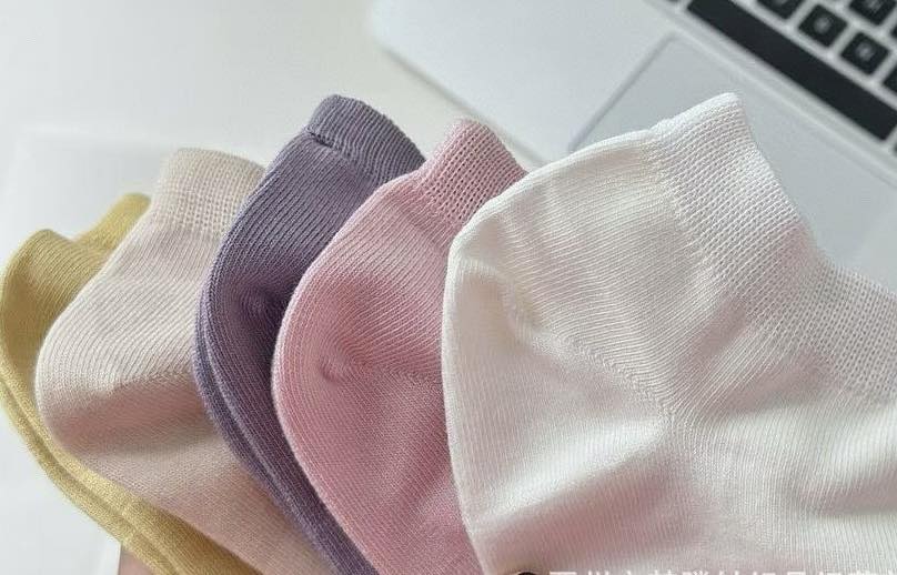 質感控必收!MaxMara五色短襪美到爆