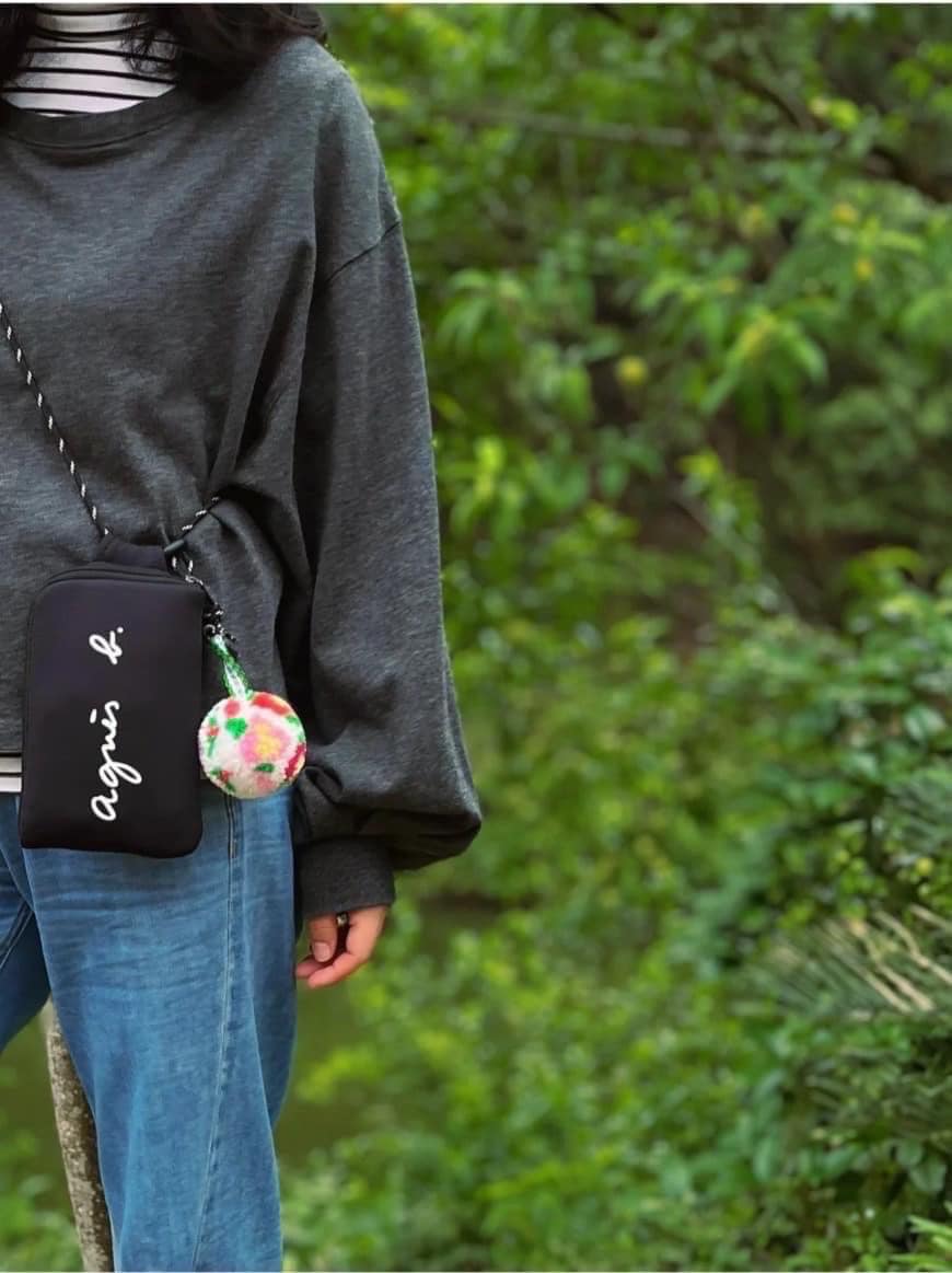 Agnes b聯名限量款護照/證件/手機斜背包