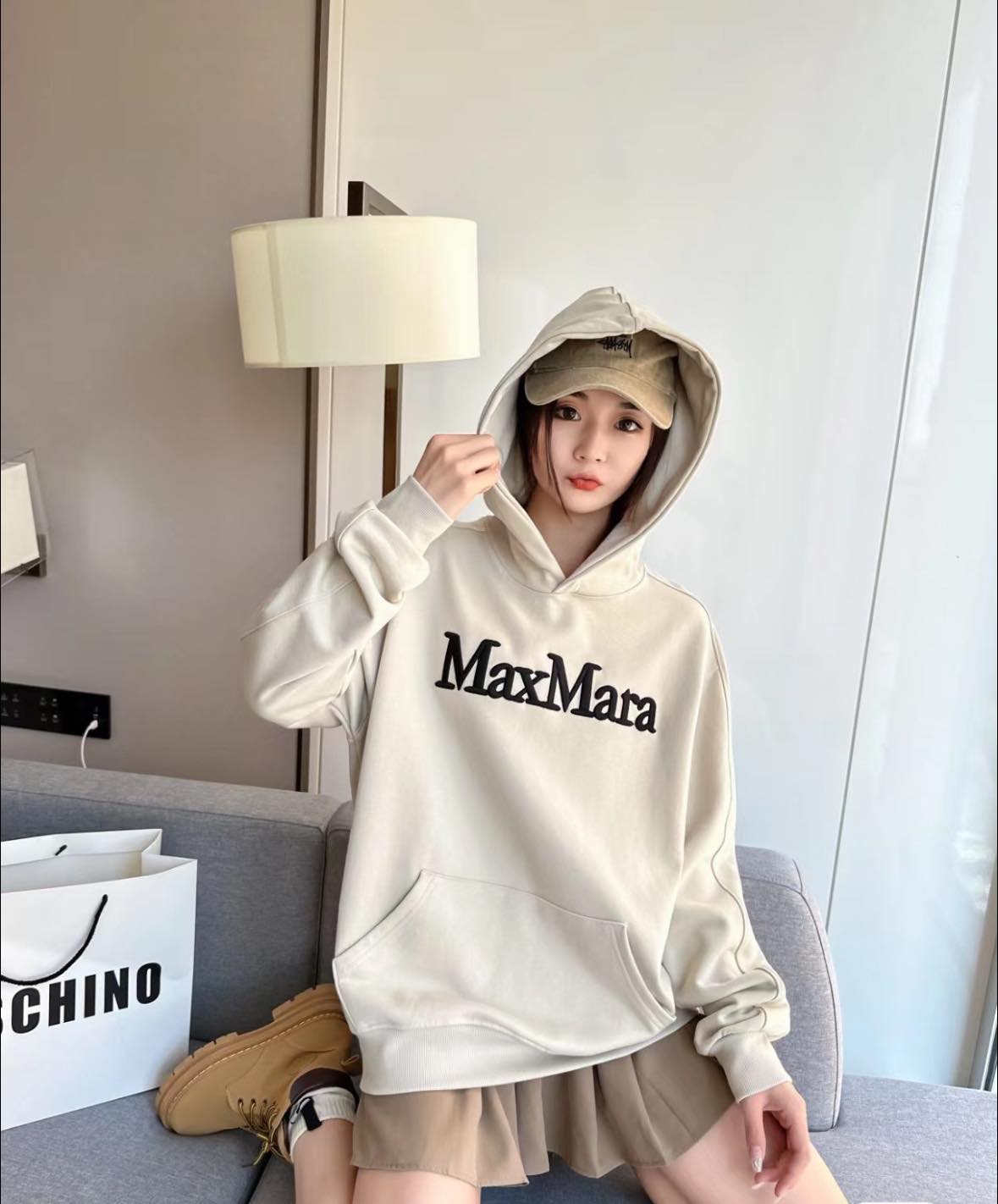 Max純色字母刺繡連帽衛衣