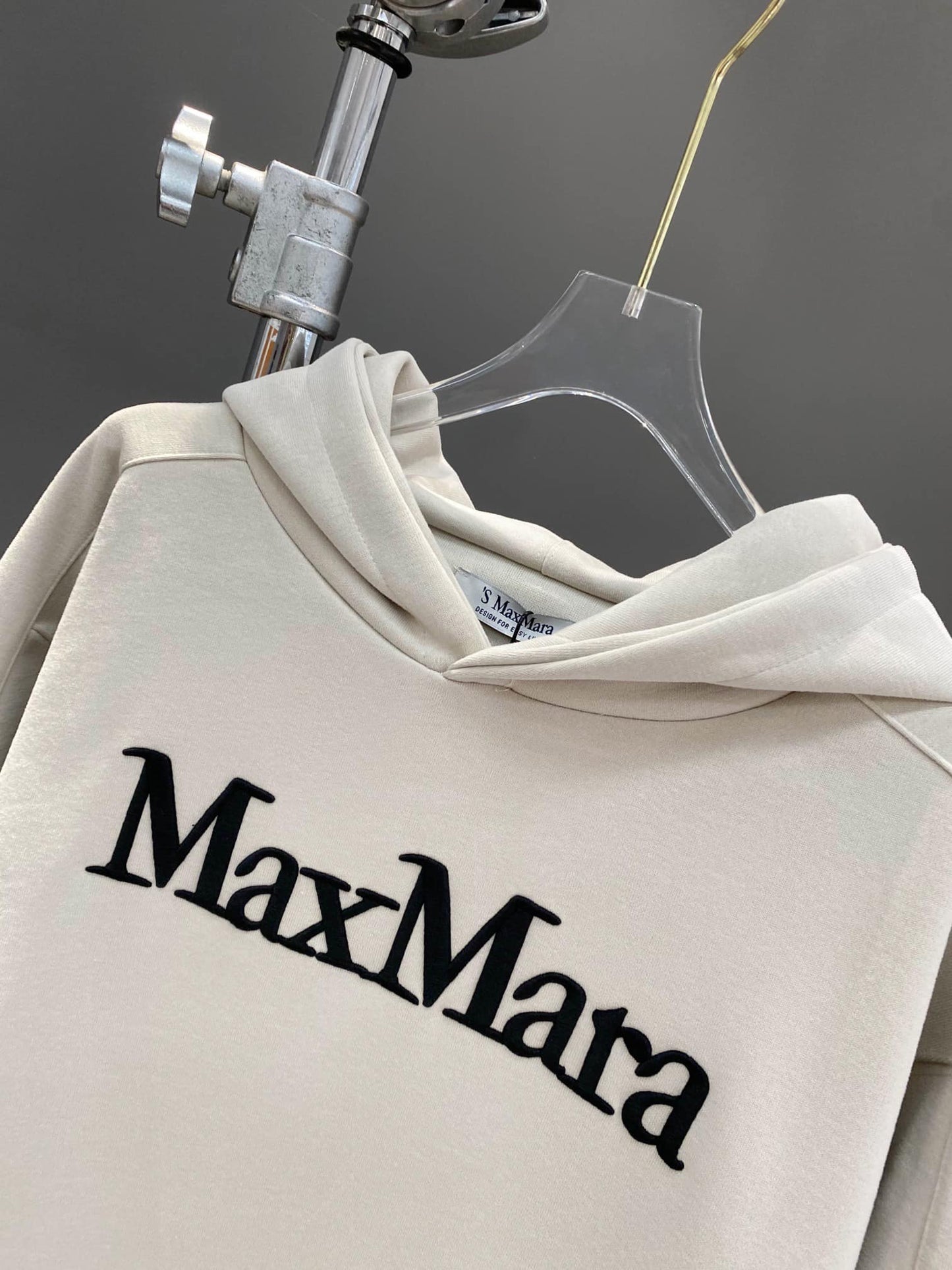 Max純色字母刺繡連帽衛衣