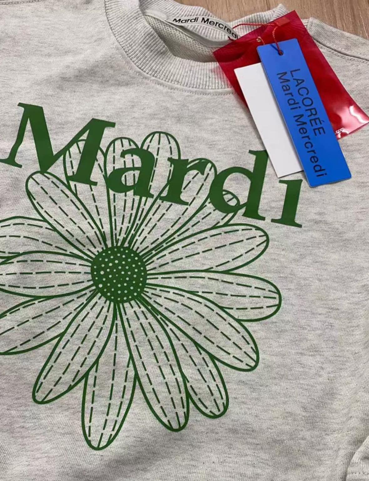 超人氣Mardi花瓣衛衣