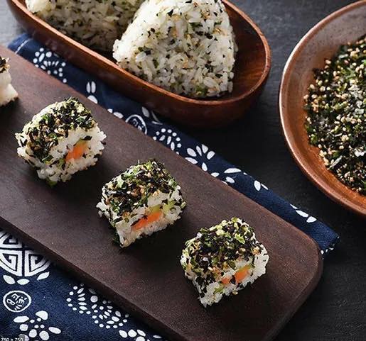 韓國南大門超人氣美食！香脆海苔濃郁芝麻罐