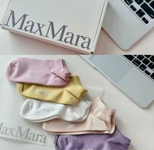 質感控必收！MaxMara五色短襪美到爆