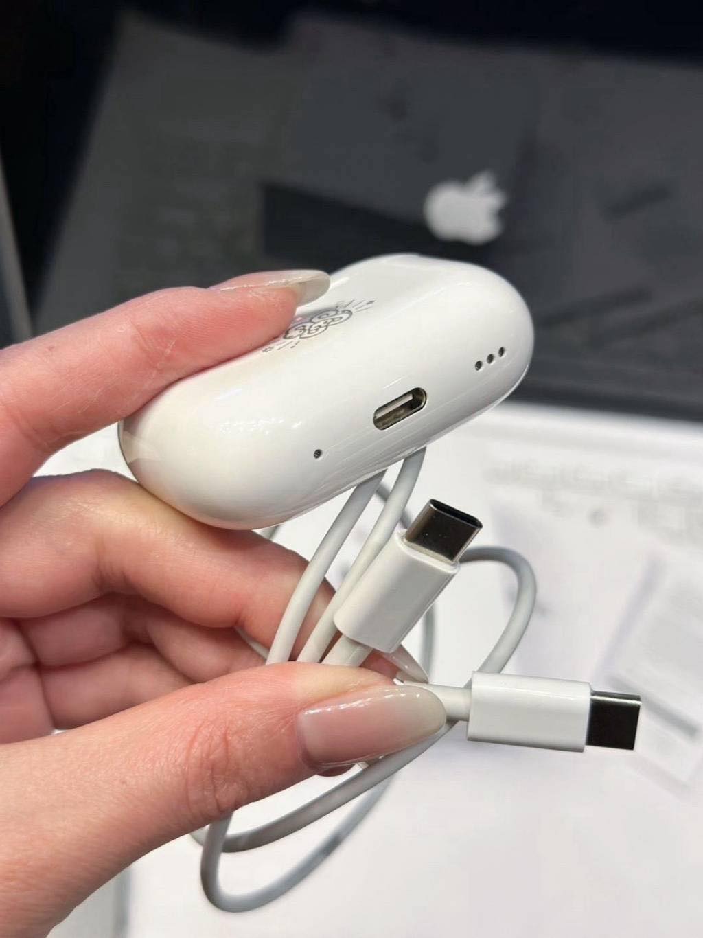 AirPods 六代蛇來運轉 限定藍牙耳機