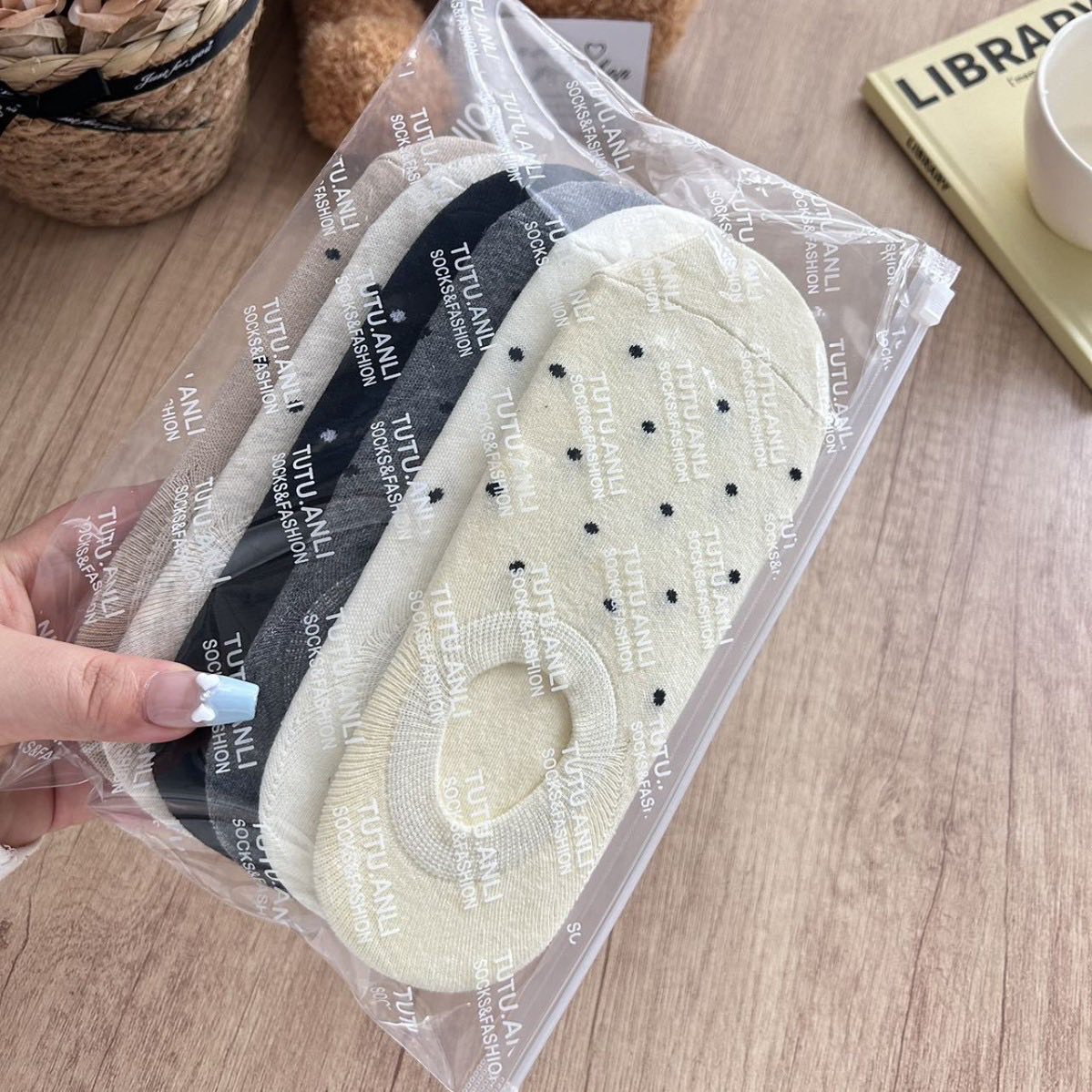 日本TuTu小波點不掉跟隱形淺口船襪 (一組六雙)