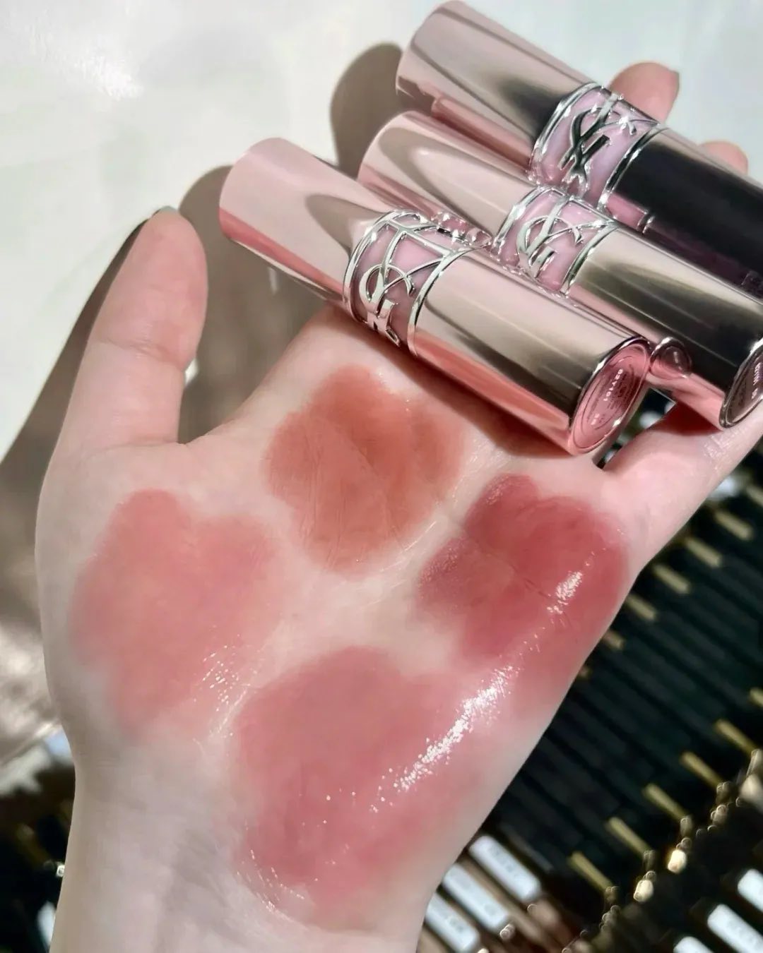 YSL 最新粉圓管Loveshine Candy Glow 明彩潤唇膏