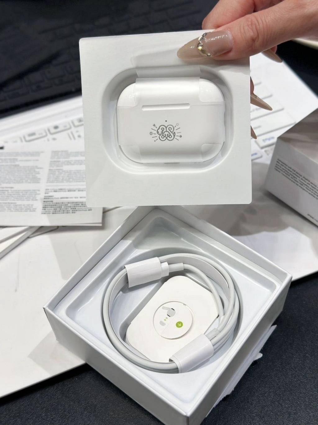 AirPods 六代蛇來運轉 限定藍牙耳機