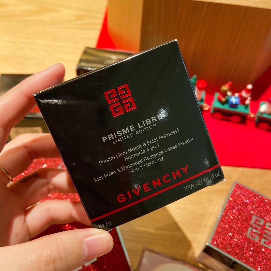 紀梵希聖誕限量版  四宮格煥彩散粉 10號色