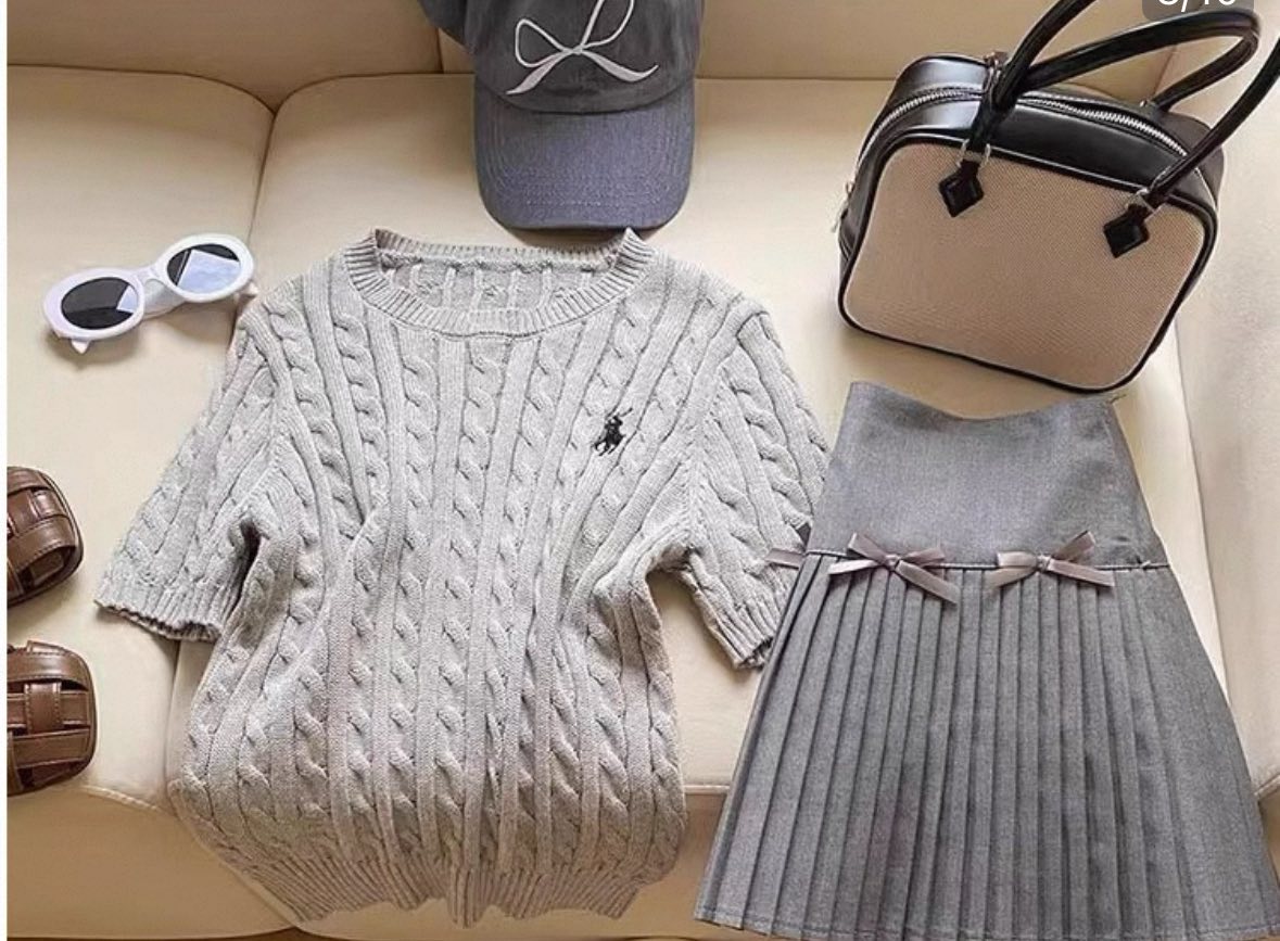 麻花針織短袖小馬刺繡上衣