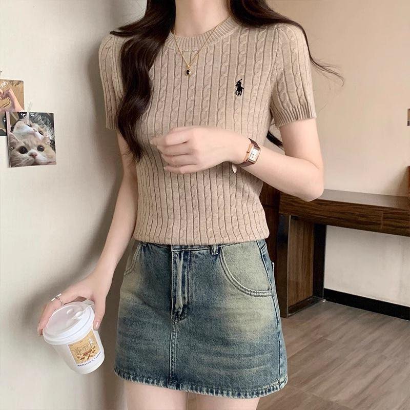 麻花針織短袖小馬刺繡上衣
