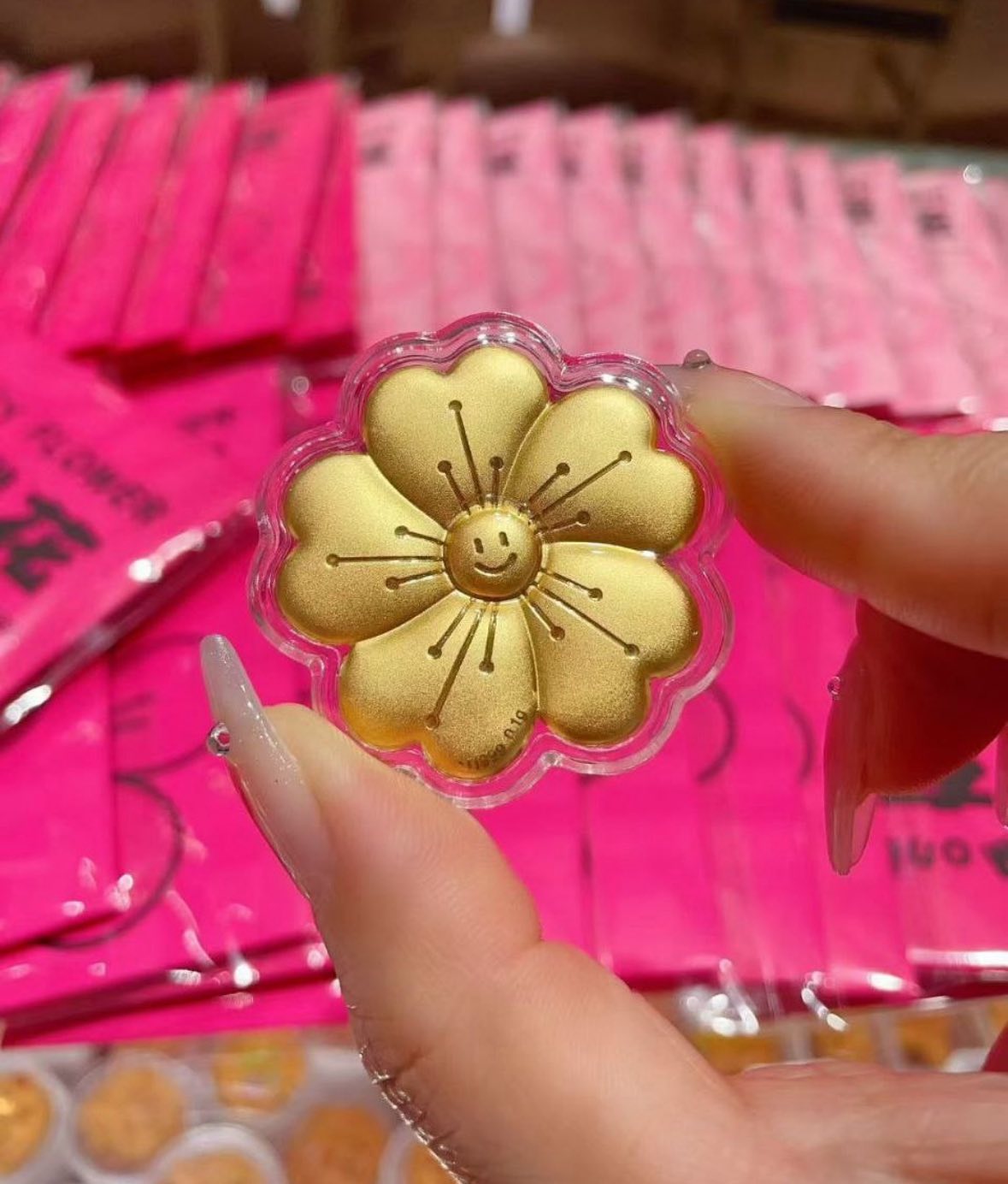 香港版限定999足金永生花紅包組(兩款各一)