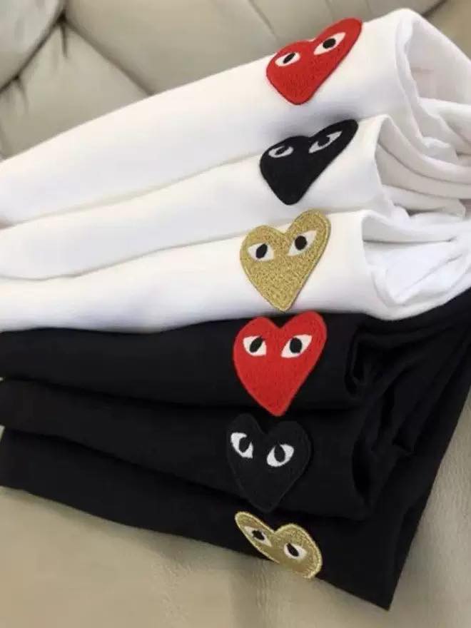 日本PLAY愛心刺繡百搭T恤