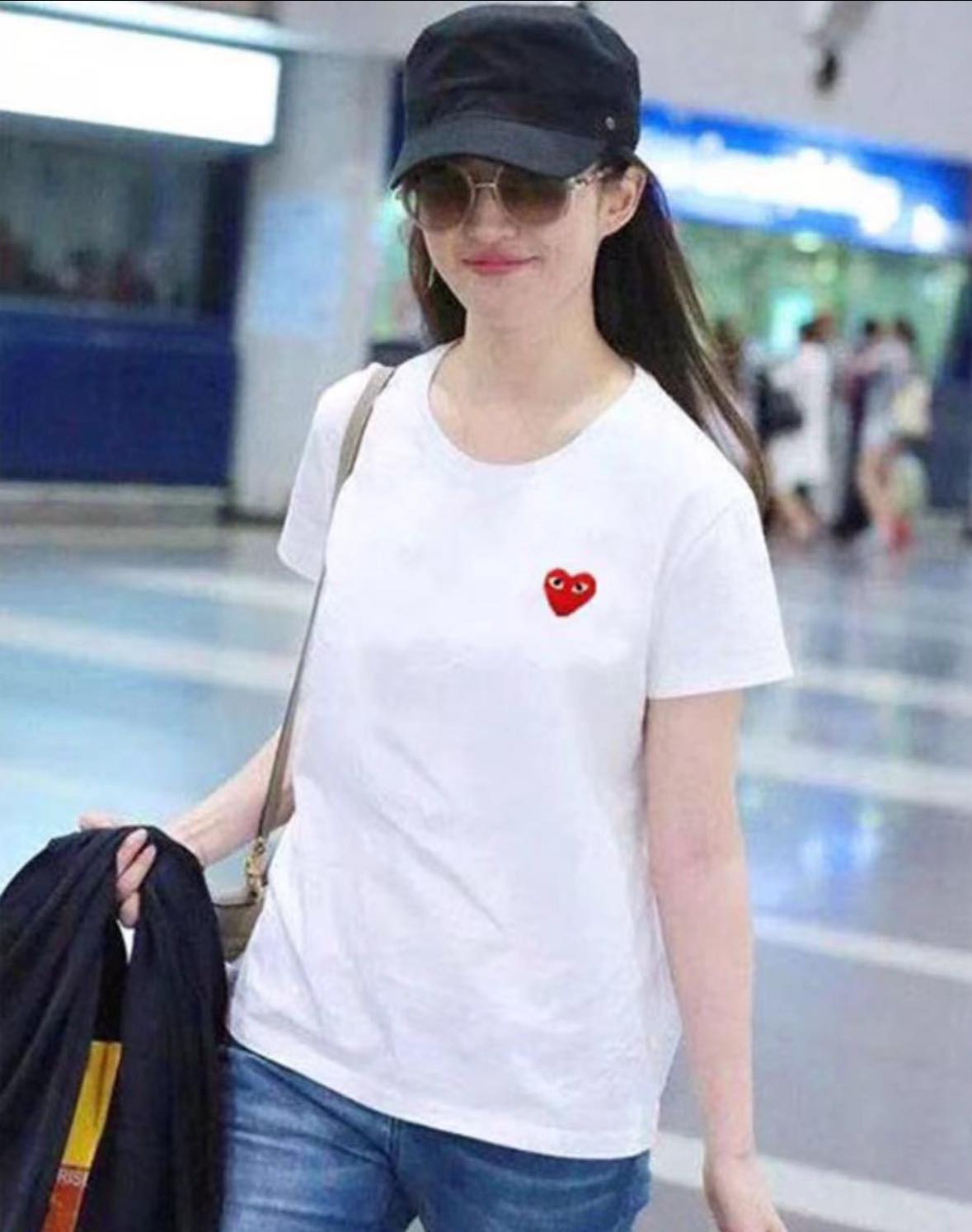 日本PLAY愛心刺繡百搭T恤