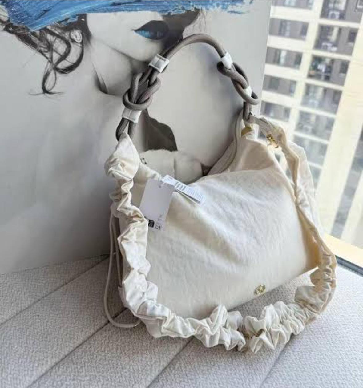 LuLu褶皺斜背大腸包