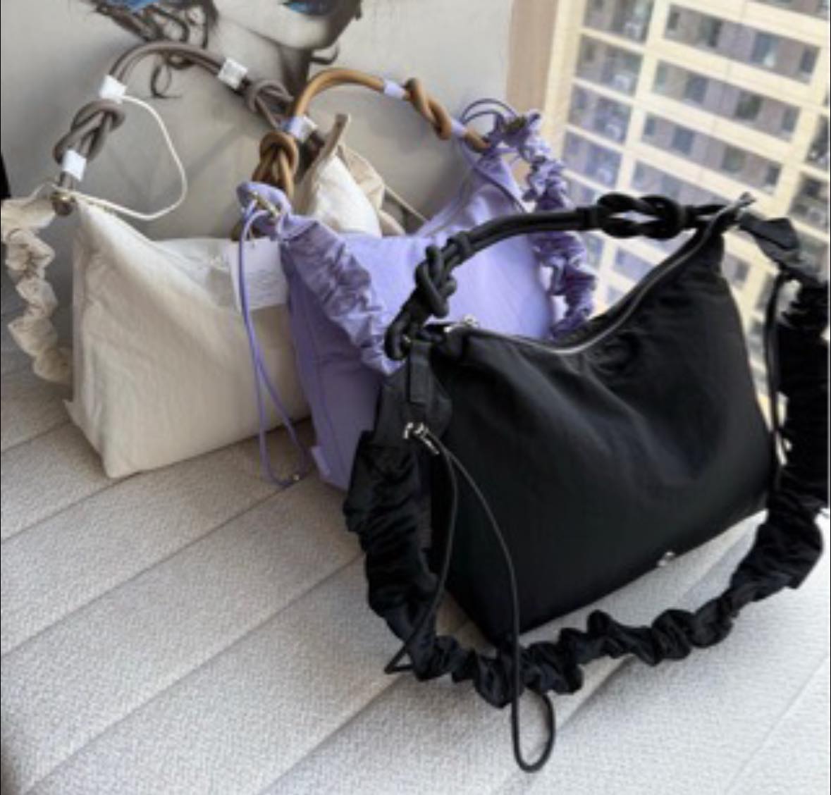 LuLu褶皺斜背大腸包