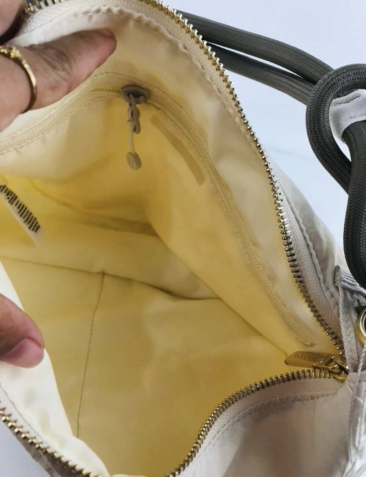 LuLu褶皺斜背大腸包