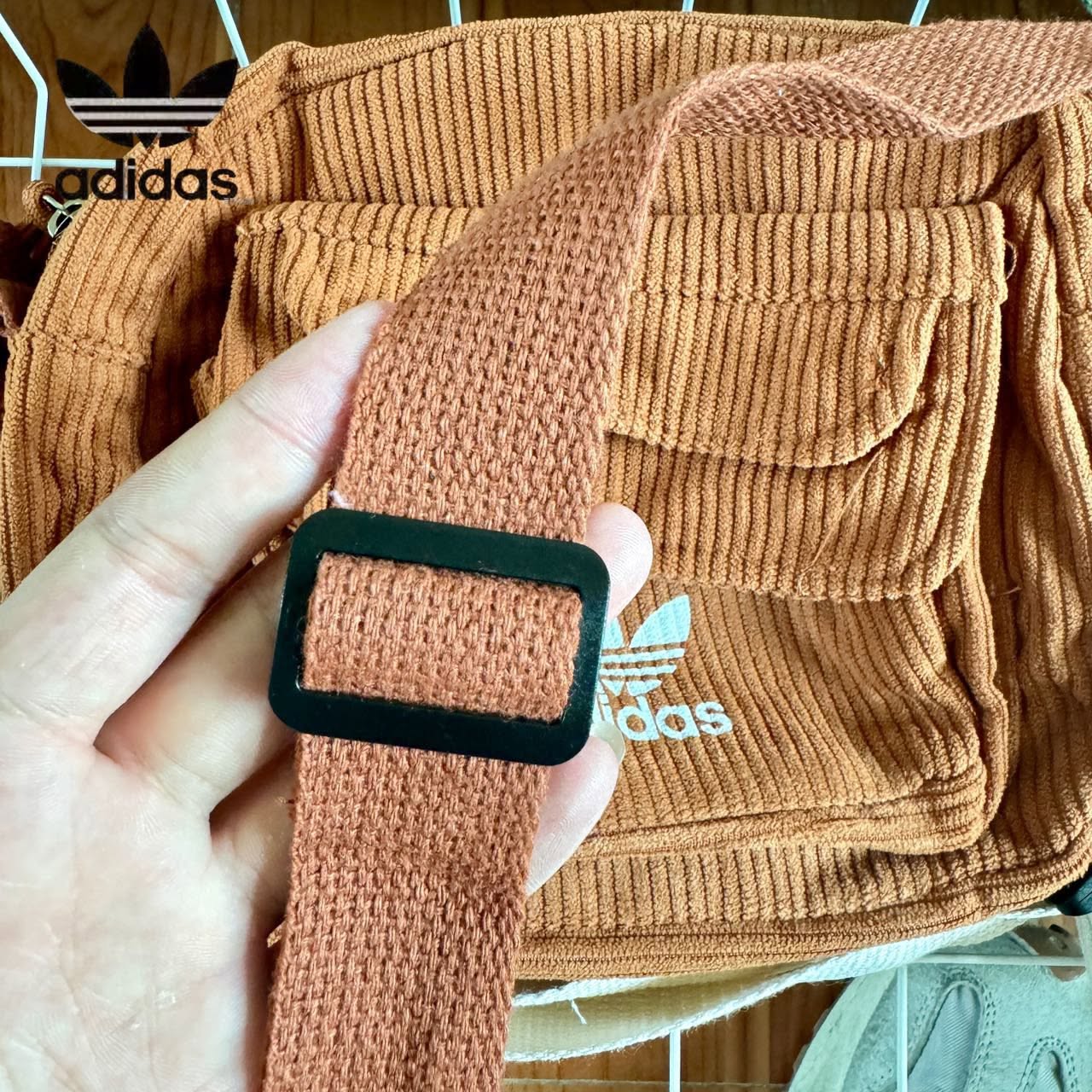Adidas燈芯絨包
